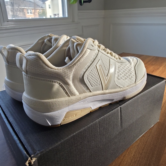 Vionic - Walk Strider - New With Box - Picture 4 of 11